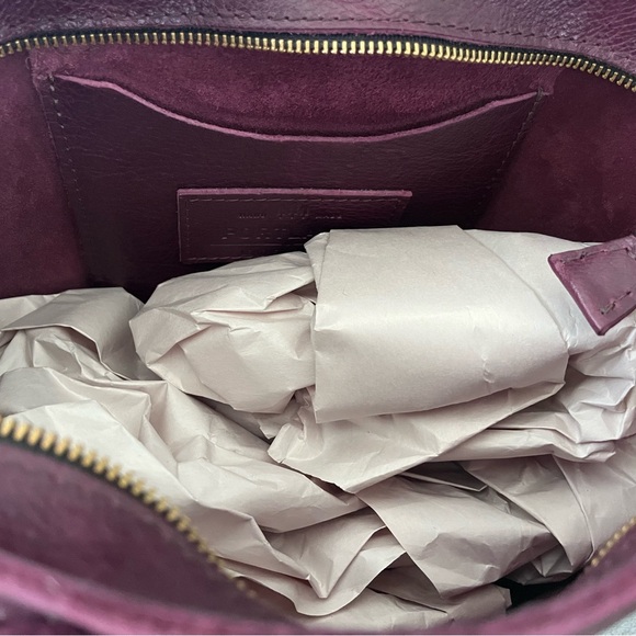 📌SOLD📌Portland Leather Goods Medium Crossbody Zip in Plum - Picture 6 of 6